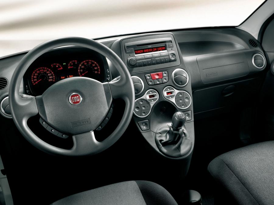  Fiat Panda 4x4 Glam 2008 года  (фото 3 из 6)